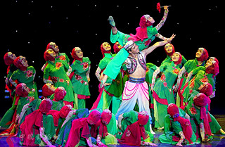hui dancing 01.jpg