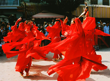 Uyghur Dance.jpg Uyghur Dance.jpg