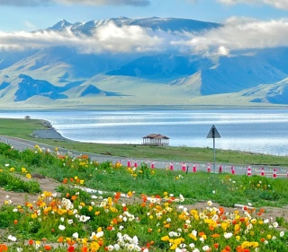 Sayram Lake.jpg Sayram Lake.jpg