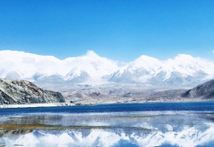 Karakol Lake.jpg Karakol Lake.jpg
