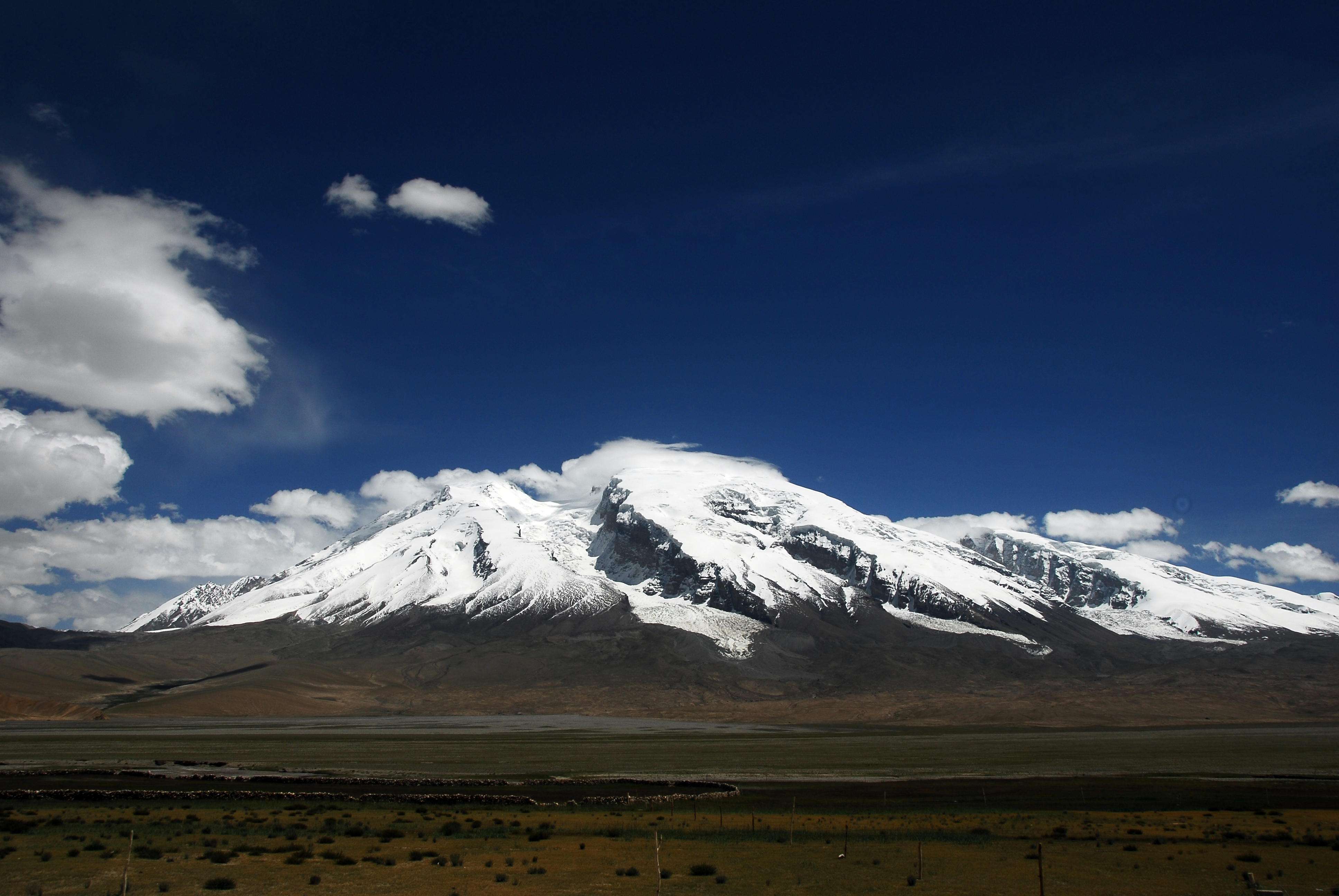 mount-muztagata-kaxkorgan.jpg mount-muztagata-kaxkorgan.jpg