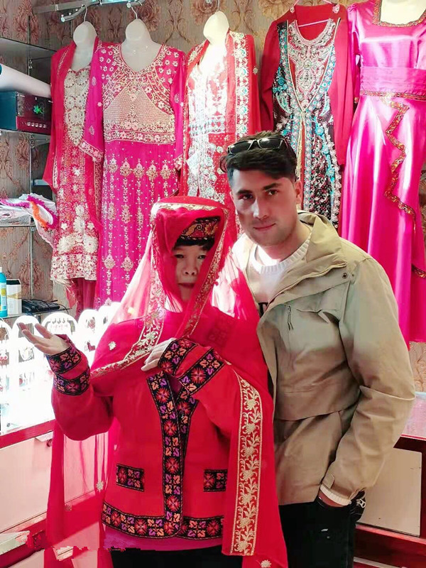 with-a-tajik-friend.jpg with-a-tajik-friend.jpg